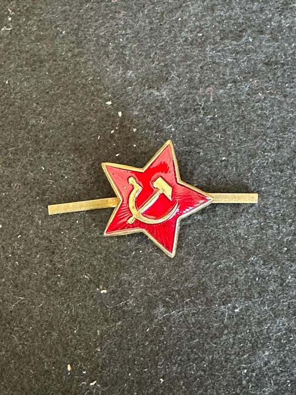 SOVIET RUSSIA CAP BADGE FOR PRIVATE ARMY AND AIRFORCE-ONLY FIELD DRESS