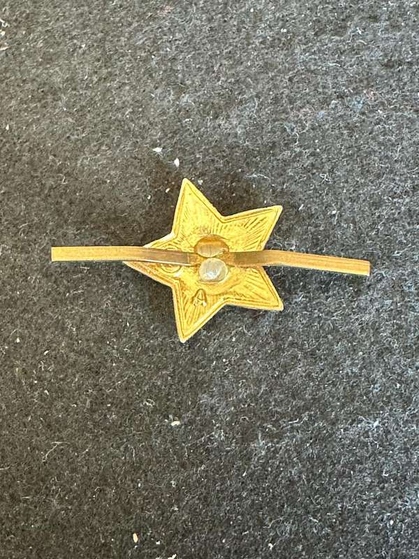 SOVIET RUSSIA CAP BADGE FOR PRIVATE ARMY AND AIRFORCE-ONLY FIELD DRESS