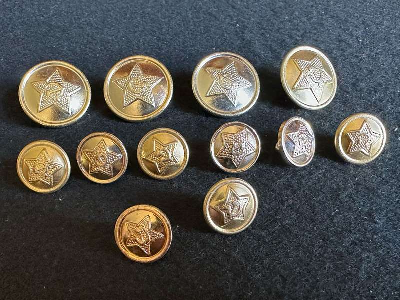 SOVIET RUSSIA TUNIC BUTTONS-ALSO OFFICERS CAP BUTTONS,SHOULDER STRIPS AND GREAT COAT