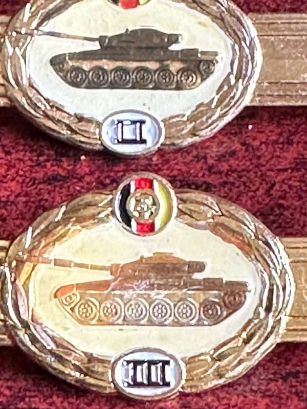 EAST GERMAN (DDR) QUALIFICATION BADGE FOR MOTORIZED INFANTRY OR PANSERGRENADIERS-MECHANIZED INFANTRY