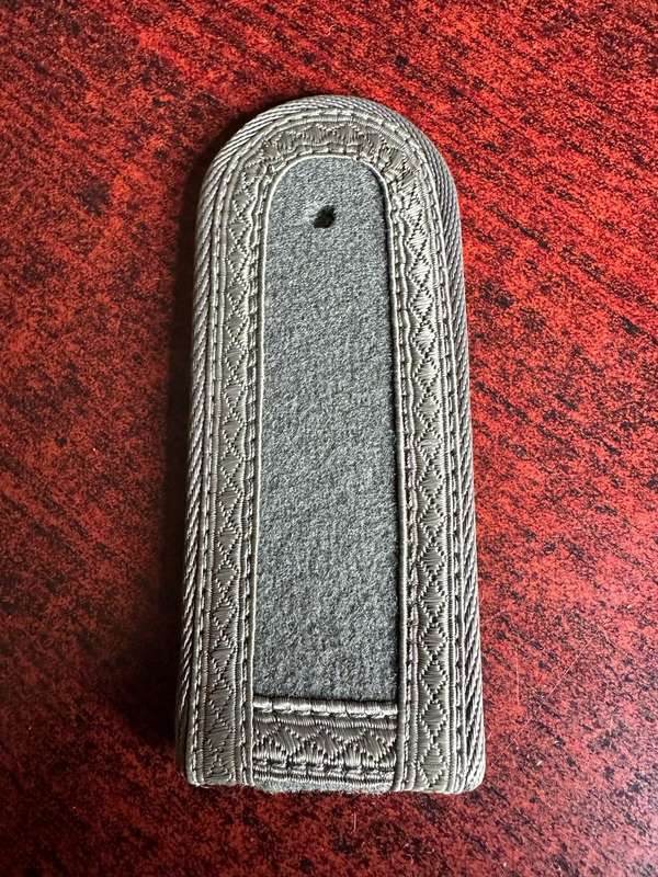 EAST GERMAN RANK BOARD FOR SCHULTERKLAPPEN FELD DIENST