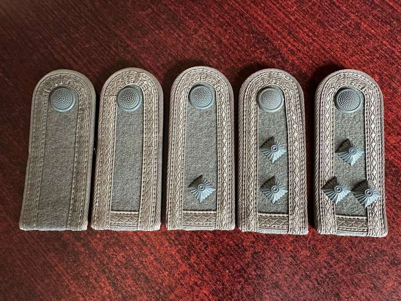 EAST GERMAN RANK BOARDS 1956-1990-THE SHOULDER BOARDS DATE FROM THE OLDER PATTERN OF THE NVA UNIFORM
