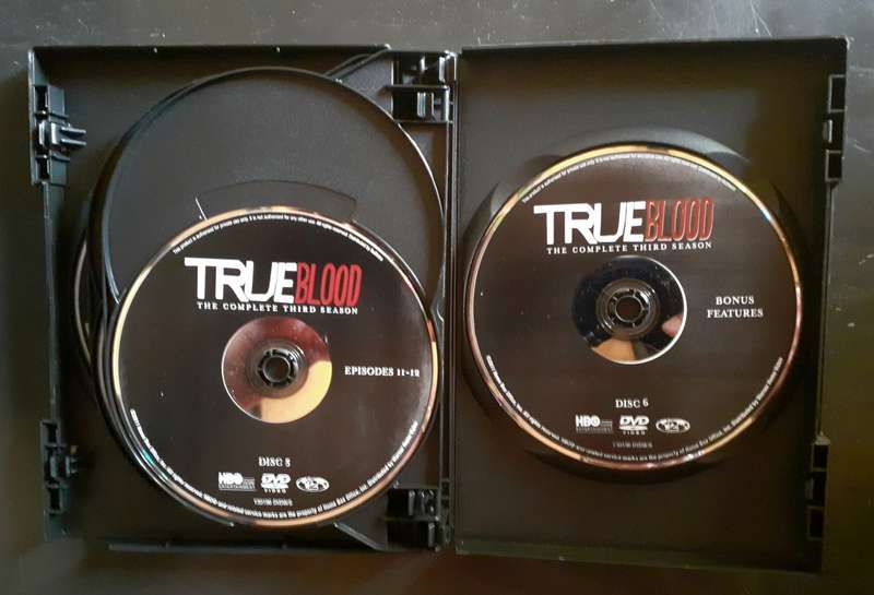 True Blood - The Complete Third Season (6 DVD Set)