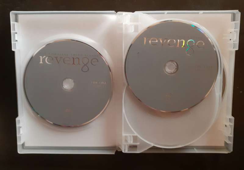 Revenge - The Complete Third Season (6 DVD Set)