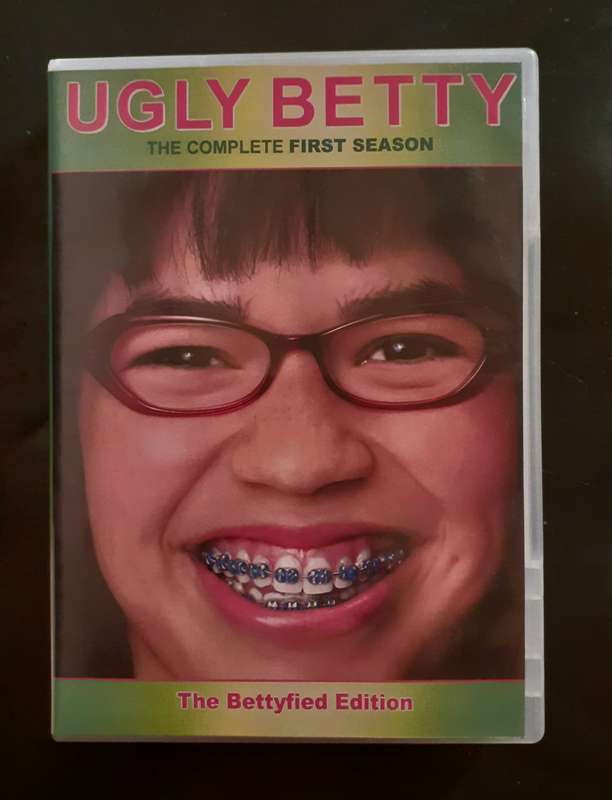 Ugly Betty - The Complete First Season (6 DVD Set)