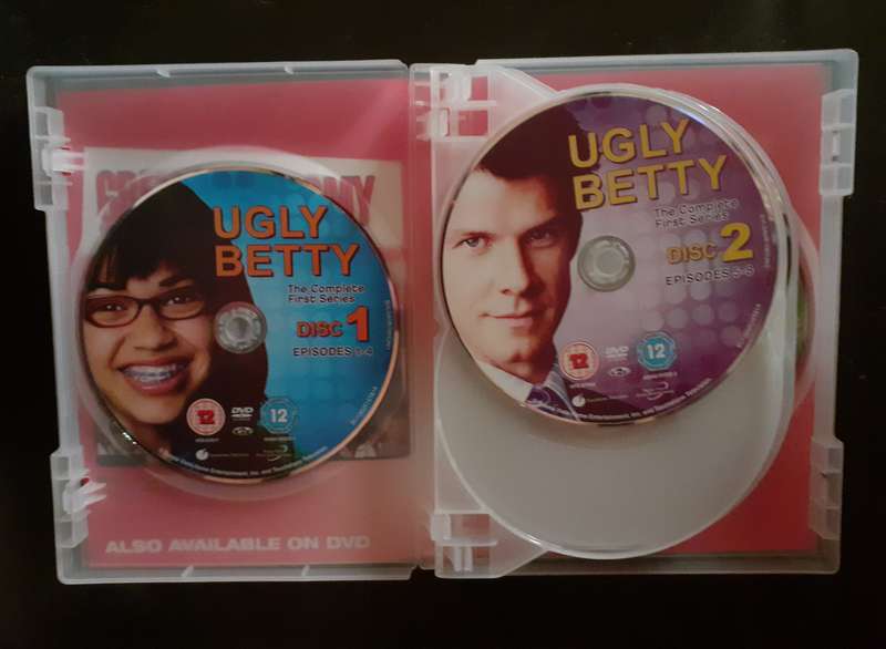 Ugly Betty - The Complete First Season (6 DVD Set)