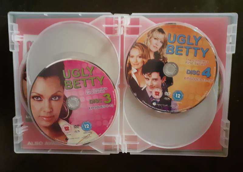Ugly Betty - The Complete First Season (6 DVD Set)