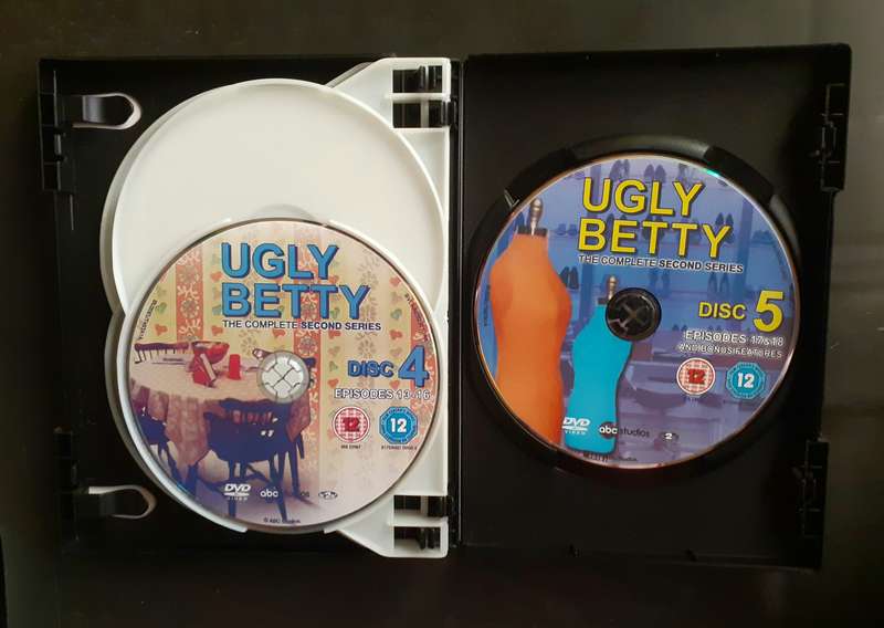 Ugly Betty - The Complete Second Season (5 DVD Set)