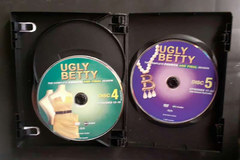 Ugly Betty - The Complete Fourth Season (5 DVD Set)