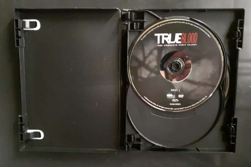 True Blood - The Complete First Season (5 DVD Set)
