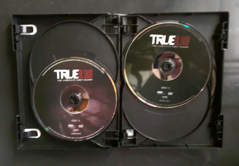 True Blood - The Complete First Season (5 DVD Set)