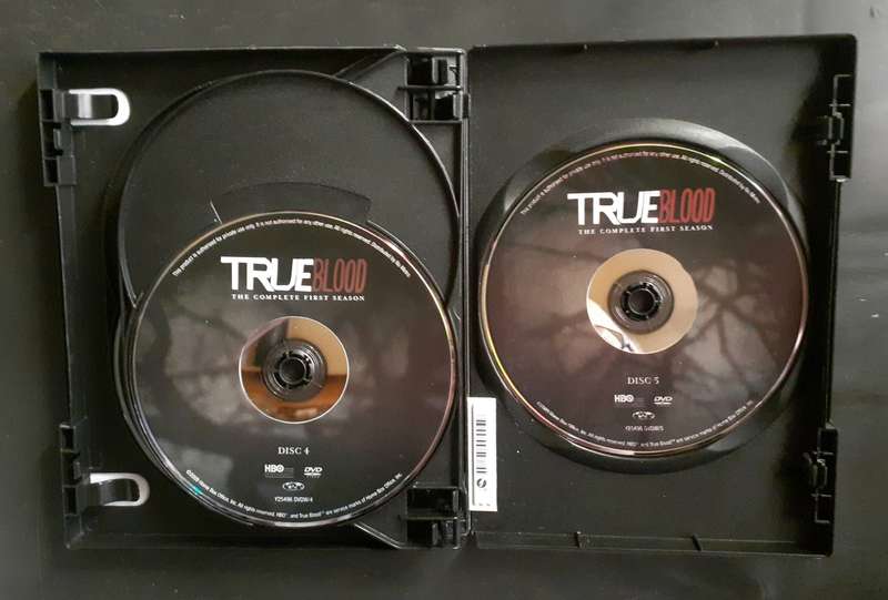 True Blood - The Complete First Season (5 DVD Set)