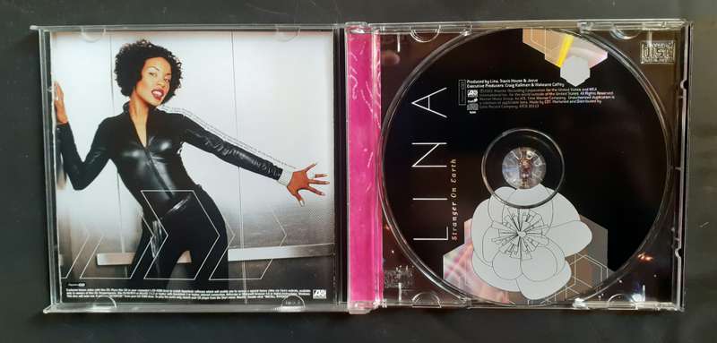 Lina - Stranger on Earth (CD)