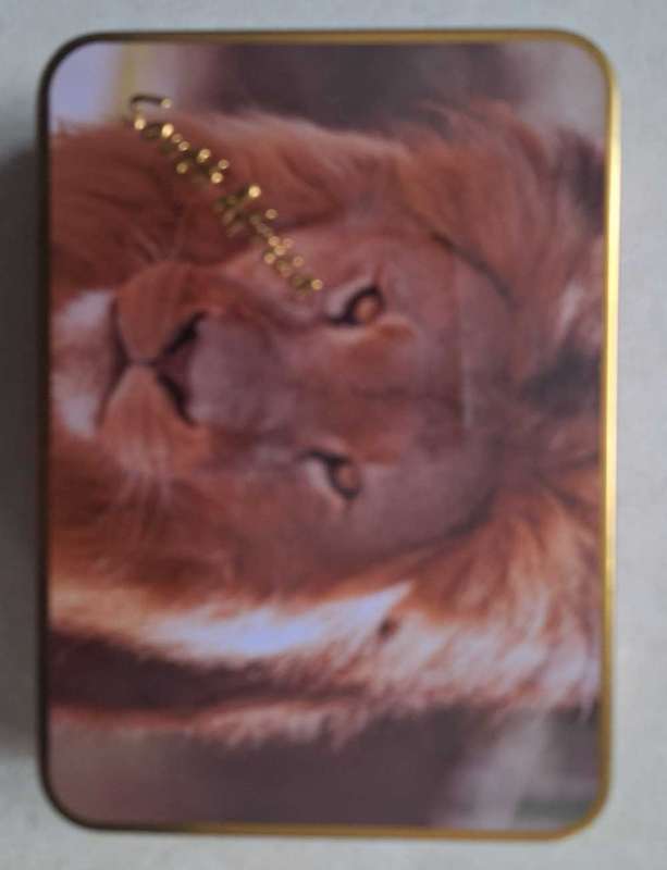 South African Tin with pic of Lion