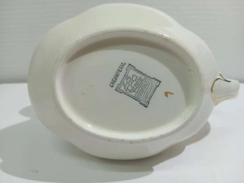 CREAMPETAL GRINDLEY ENGLAND VINTAGE GRAVY BOAT