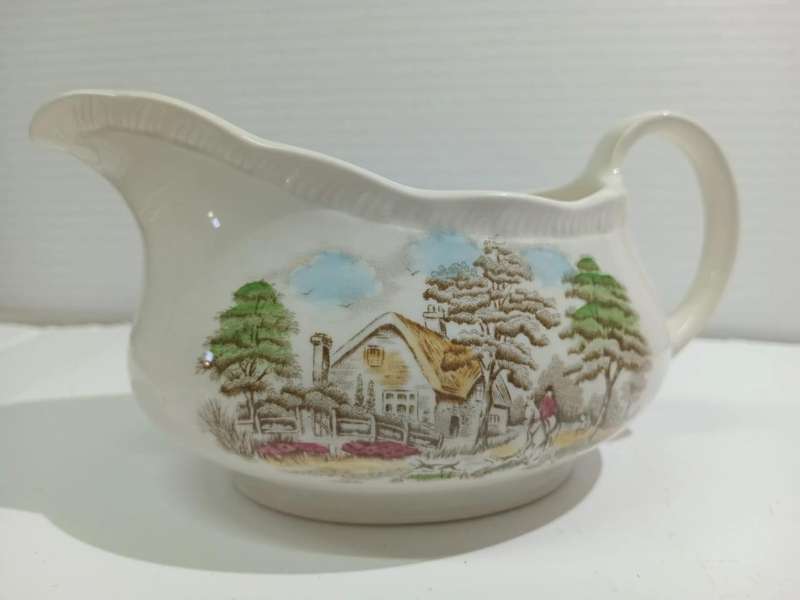 VINTAGE ALFRED MEAKIN GRAVY BOAT AND SAUCER FAMOUS COTTAGES SERIES