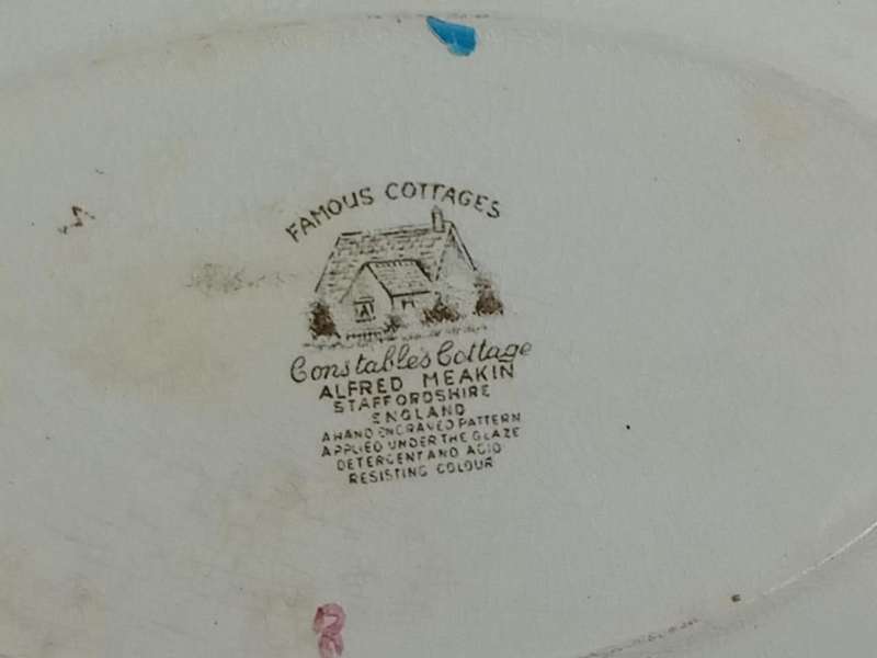 VINTAGE ALFRED MEAKIN GRAVY BOAT AND SAUCER FAMOUS COTTAGES SERIES