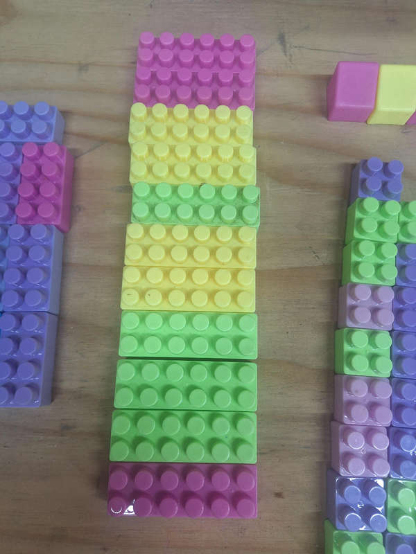 Plastic building blocks