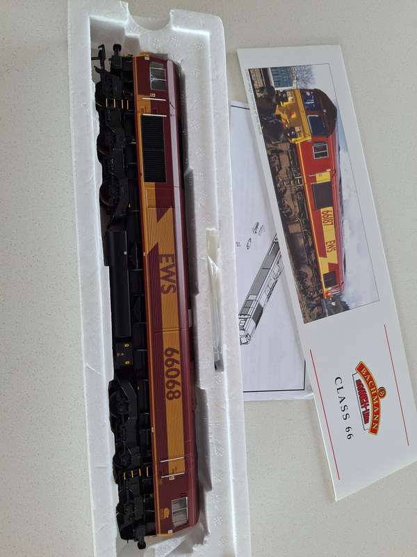 Bachmann Class 66 Diesel loco   DCC chip fitted