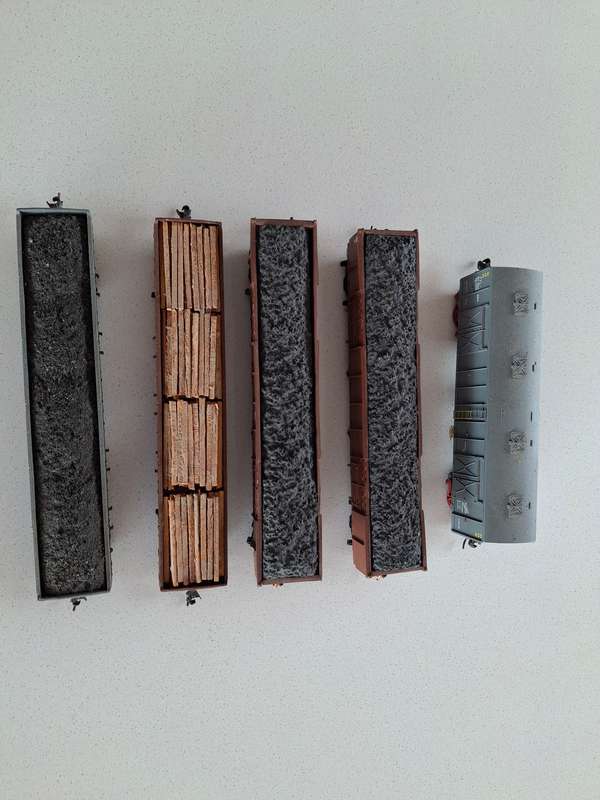 SAR coal wagons  x 4   +1 Closed wagon