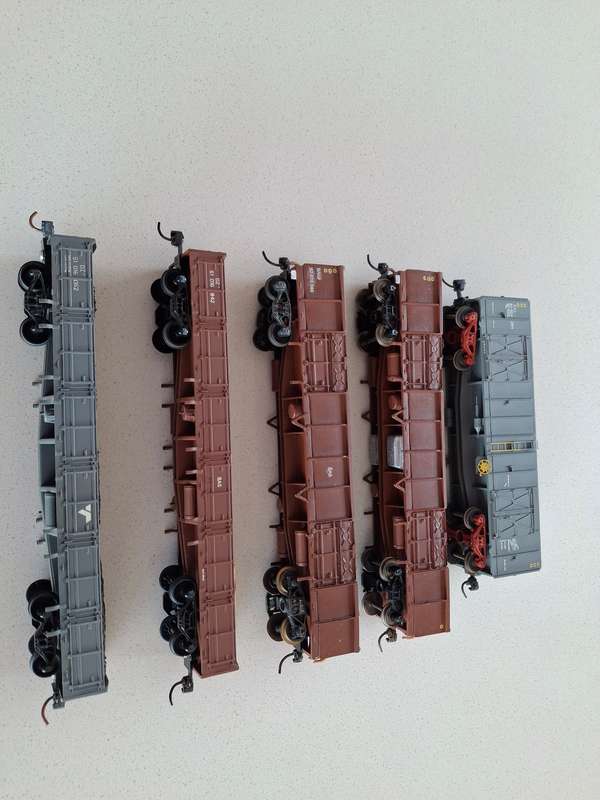 SAR coal wagons  x 4   +1 Closed wagon