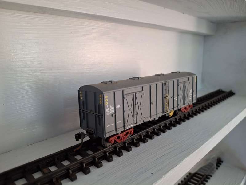 SAR coal wagons  x 4   +1 Closed wagon