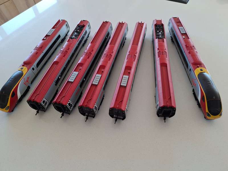 Hornby Pendolina Virgin train set.DCC Chip fitted (x7)