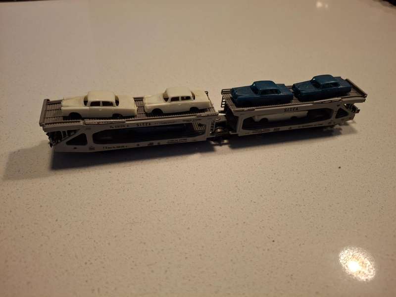 Lima Car carrier   N gauge