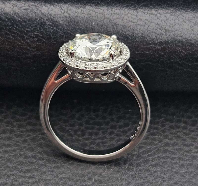 3CT DIAMOND RING  (IGI Certified Diamond)