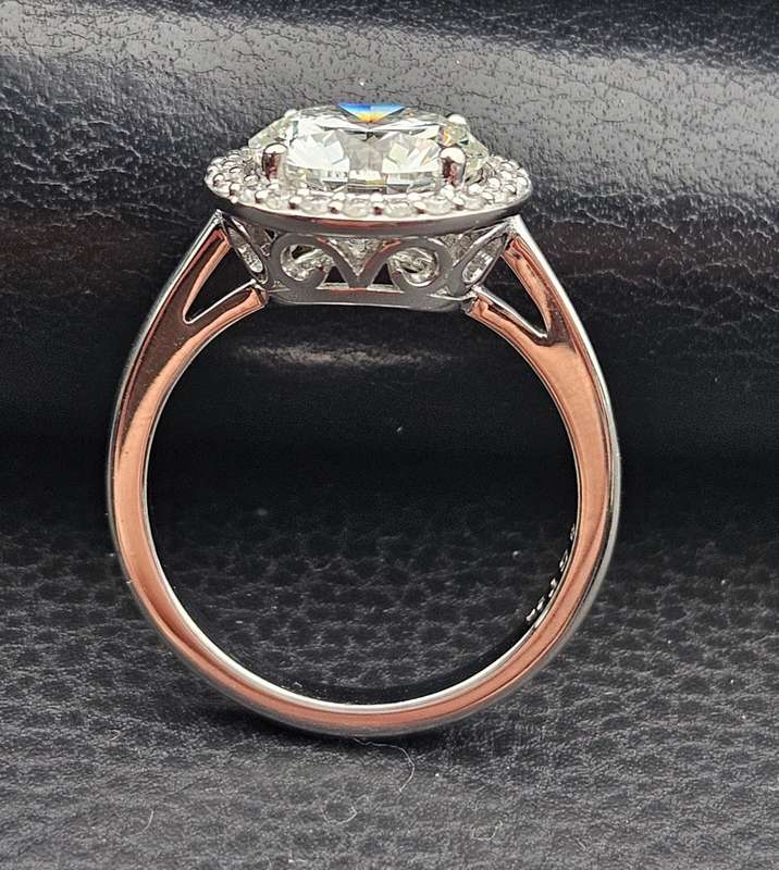 3CT DIAMOND RING  (IGI Certified Diamond)