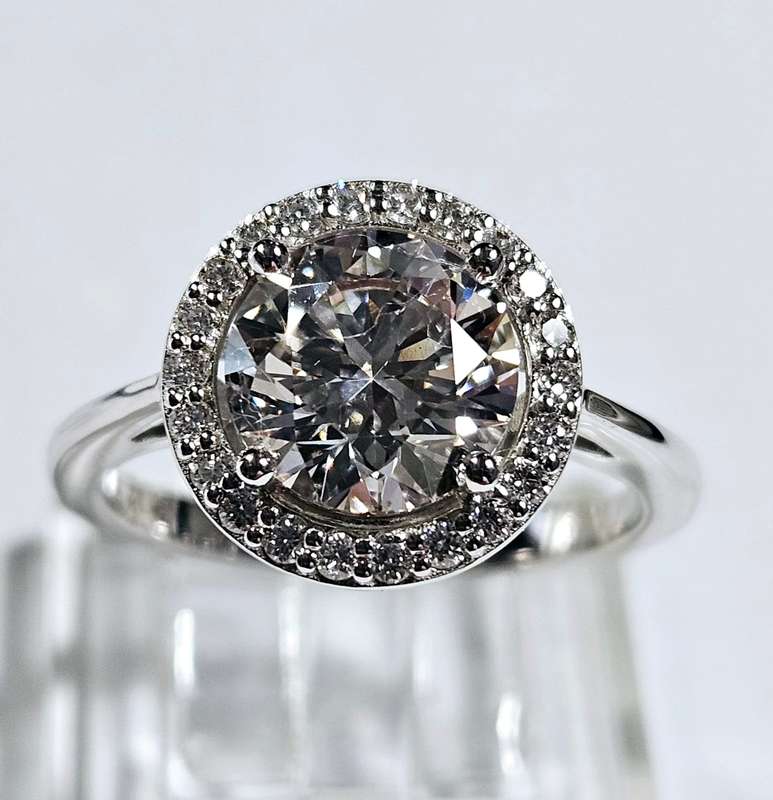 2.42CT DIAMOND RING  (Certified Diamond)