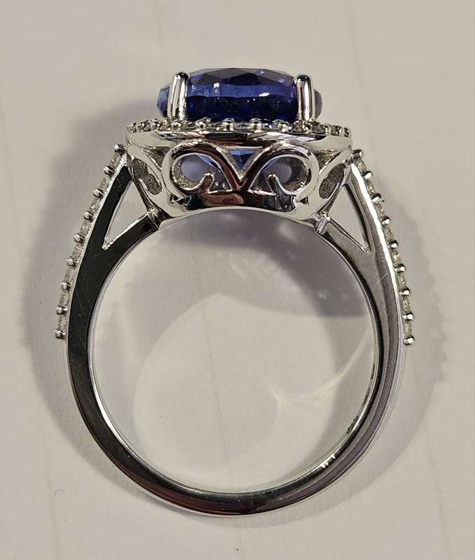 5CT TANZANITE & DIAMOND RING