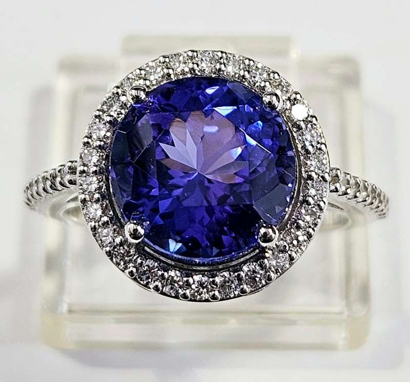 5CT TANZANITE & DIAMOND RING