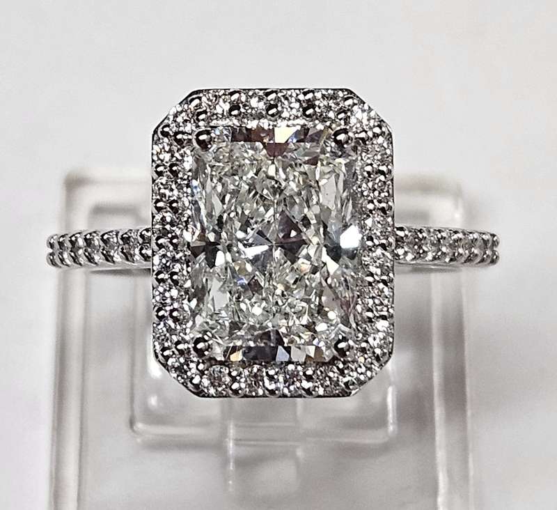 3.01CT DIAMOND RING  (IGI Certified Diamond) G VS2