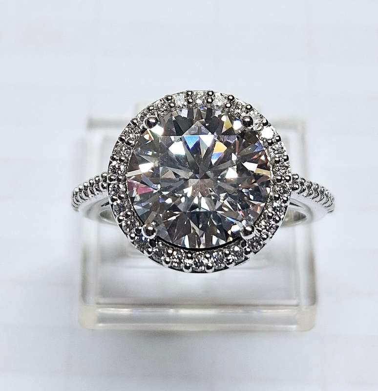 4.33CT DIAMOND RING  (IGI Certified Diamond)