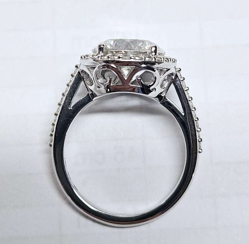 4.33CT DIAMOND RING  (IGI Certified Diamond)