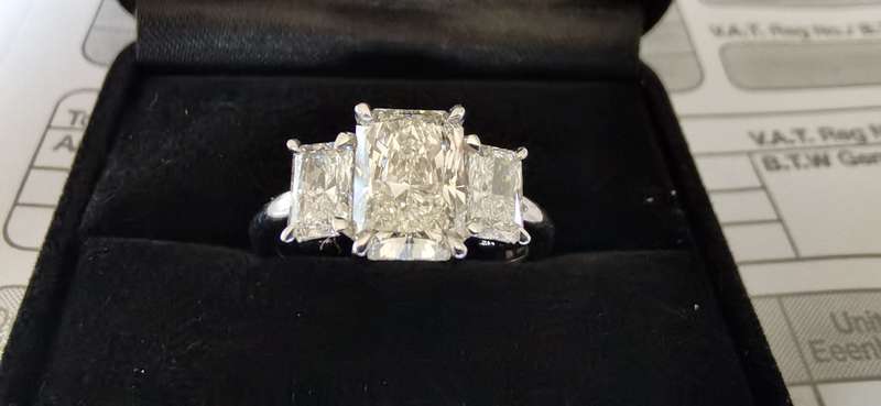 2.96CT DIAMOND RING, White Gold  (IGI Certified)