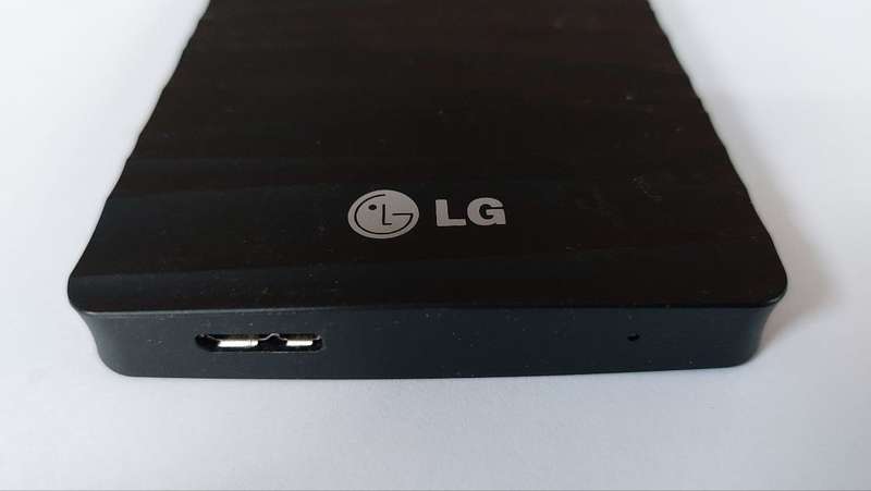 LG 500GB Usb3 External HDD with Data Cable