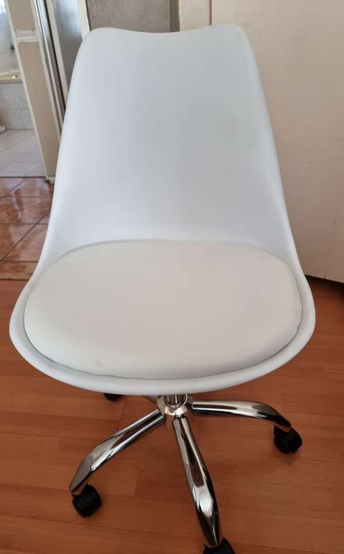 Merlin White Office Chair