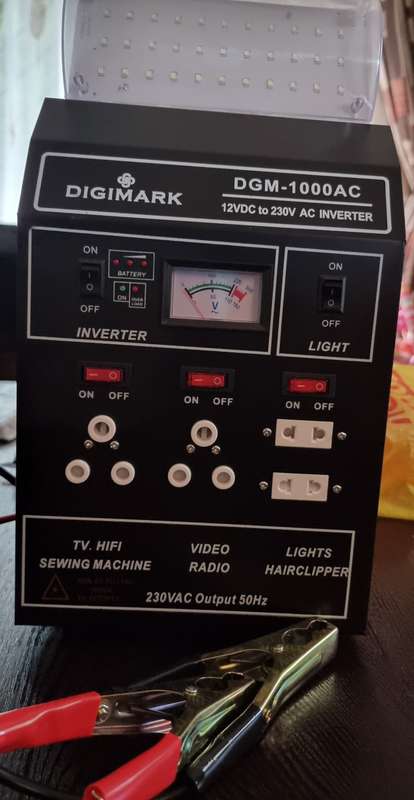 Digimark DC to AC Inverter 1000W with Built-in Charger
