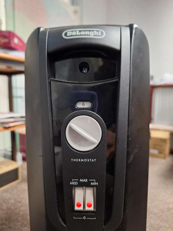 Delonghi - 12 Fin Oil Heater  KH771225