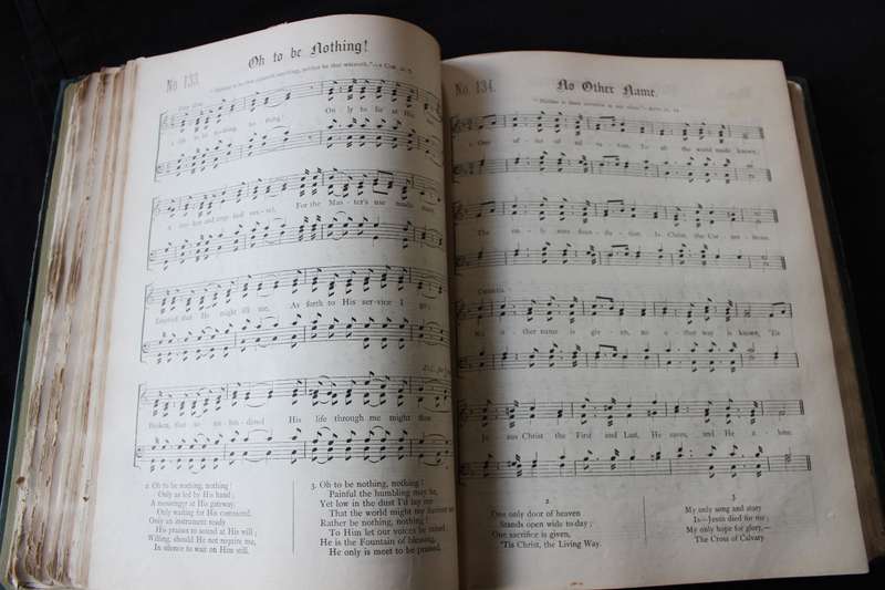 SACRET SONGS AND SOLOS. 750 Pieces. Compiled and sung by Ira D. Sankey.