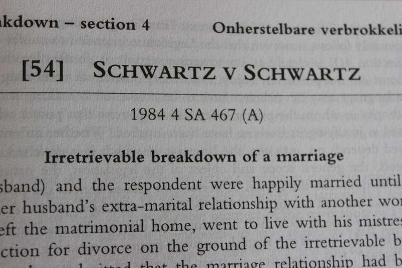 CASEBOOK ON SOUTH AFRICAN FAMILY LAW. VONNISBUNDEL OOR DIE SUID-AFRIKAANSE FAMILIEREG. Cronjé/Heaton