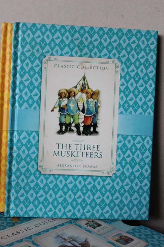 CLASSIC COLLECTION. Fully illustrated. 5 Books,Slipcase. ISBN: 978178171783 Abridged Gulliver's Trav