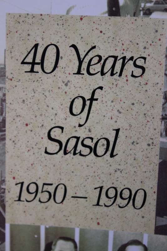 40 YEARS OF SASOL. 1950-1990. Sasol News Vol. 3 No 1.