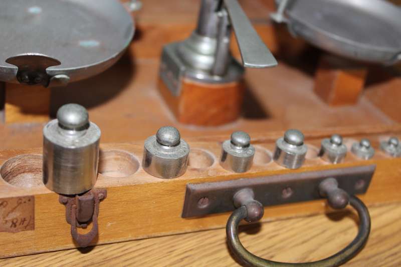 VINTAGE Travelling Apothecary / Jeweller's Beam SCALE with Weights.