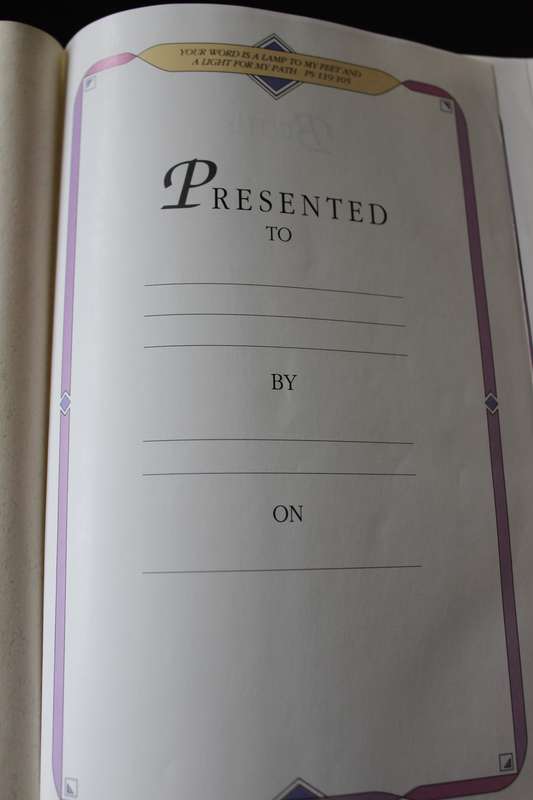 LIFE APPLICATION BIBLE. New International Version.