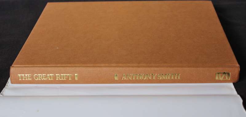 THE GREAT RIFT. Africa's Changing Valley. Anthony Smith.