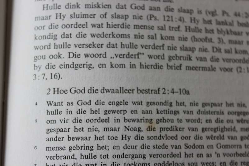 DIE BRIEWE VAN PETRUS. DIE BRIEF VAN JUDAS verklaar deur Dr. E.P. Groenewald.
