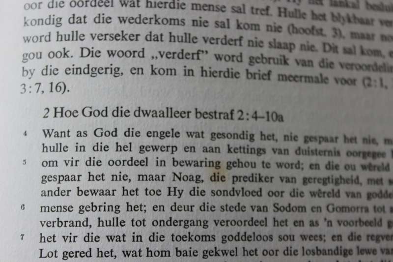 DIE BRIEWE VAN PETRUS. DIE BRIEF VAN JUDAS verklaar deur Dr. E.P. Groenewald.